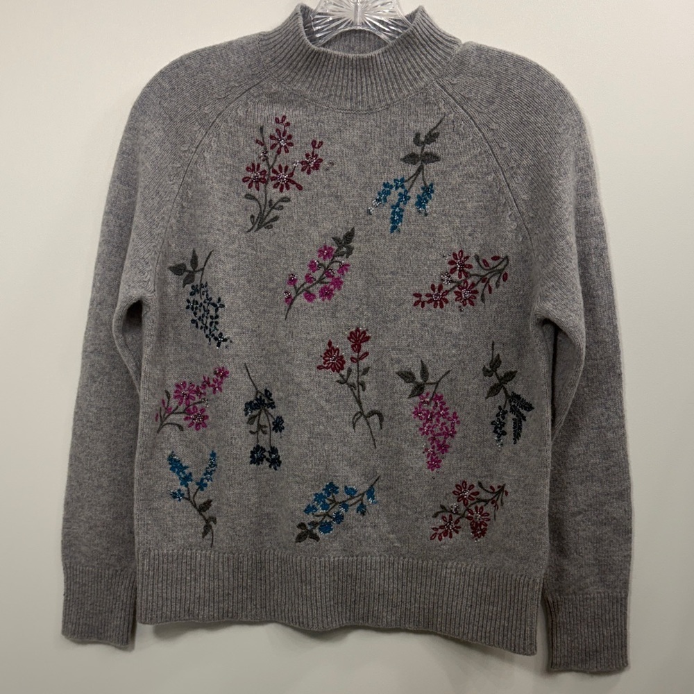 Woolovers beaded floral jumper gray lambswool sweater size XS. NWT.